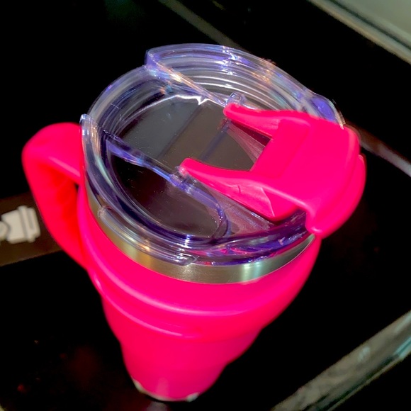 New! Neon pink Tumbler with handle (Double walled insulated tumbler) 40 oz - Picture 2 of 9